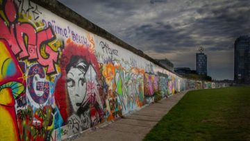 GIULIETTO CHIESA CHI HA COSTRUITO IL MURO DI BERLINO_