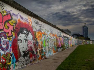 GIULIETTO CHIESA CHI HA COSTRUITO IL MURO DI BERLINO_