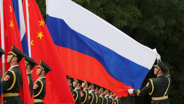 2018-06-08T102311Z_1973253956_RC1F4359B860_RTRMADP_3_CHINA-RUSSIA