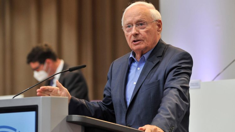 Sitzung des Saarländischen Landtages am Mittwoch (12.05.2021) in der Saarlandhalle in Saarbrücken. Die Abgeordneten befa