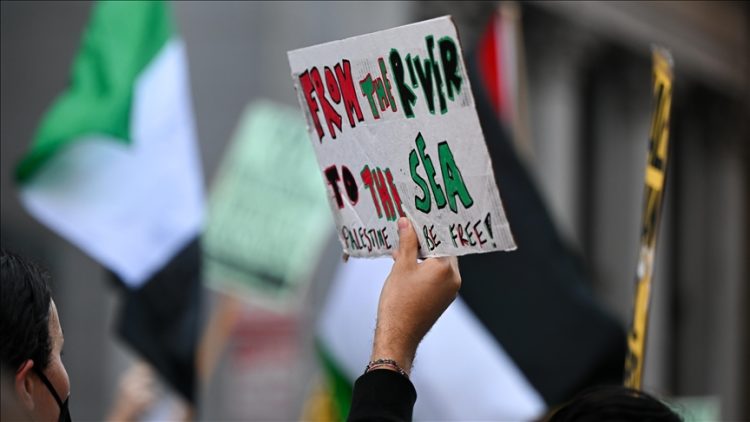 Ed è subito caccia alle streghe