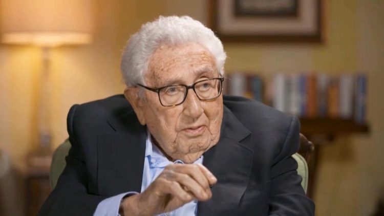 Kissinger bacchetta lo scolaretto tedesco