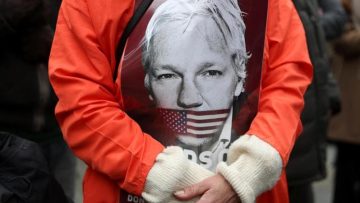Assange può attendere