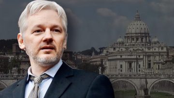 Roma contro Julian Assange