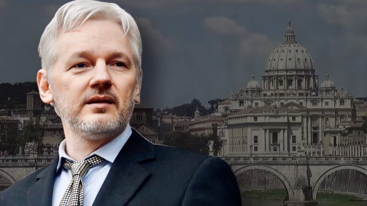 Roma contro Julian Assange