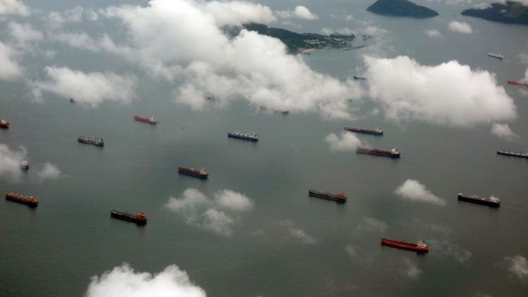 Verso il lockdown delle rotte commerciali