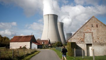 La Francia alza il prezzo del nucleare