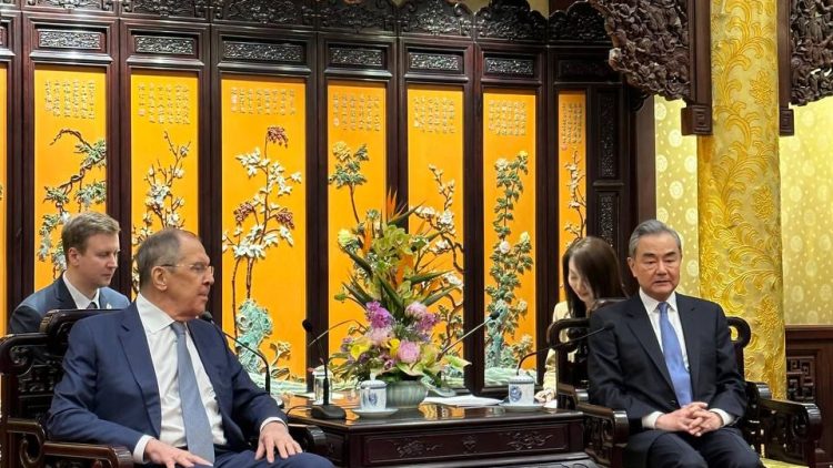 Lavrov vola in Cina