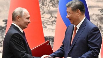 Russia e Cina, un documento contro l’impero decadente