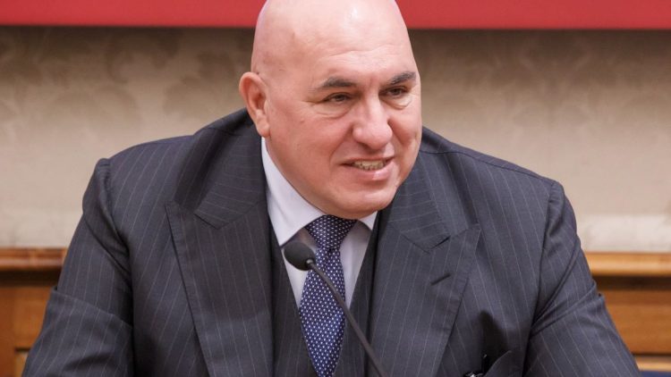 Crosetto, una crepa nell’Unione dei belligeranti