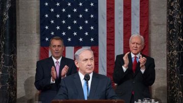 Netanyahu, standing ovation nel sangue