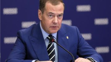 Medvedev “Kiev e oltre”